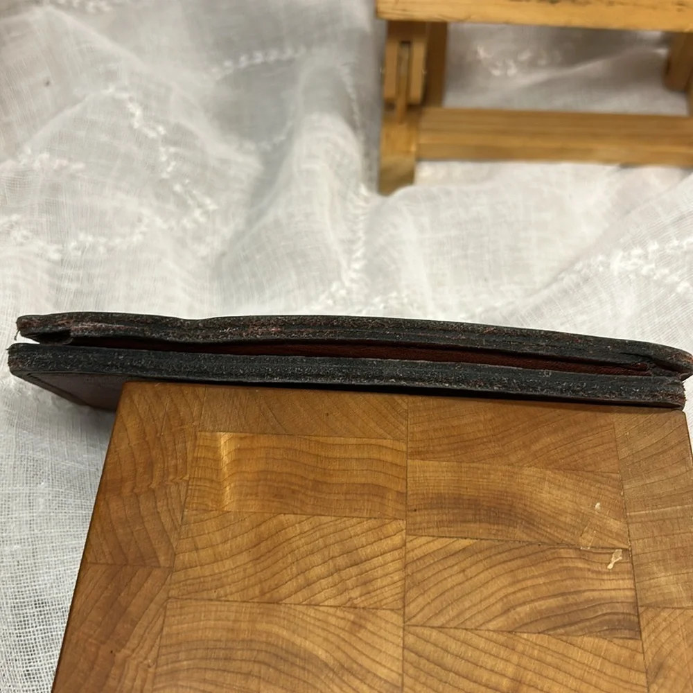 NWT Handmade LaVigne Leather bifold wallet
